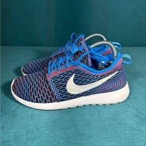 Size 9 - Women’s Nike Roshe Flyknit multicolor shoes